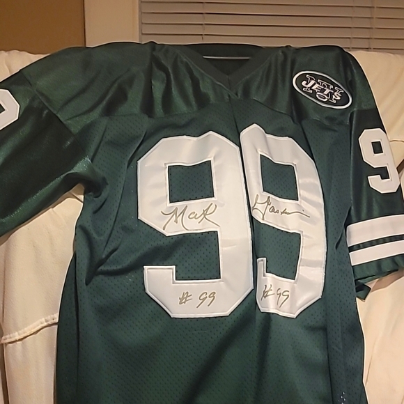 Autographed jersey - Picture 1 of 6